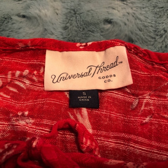Universal Thread Red Floral BOHO Blouse Size Small - Picture 3 of 3